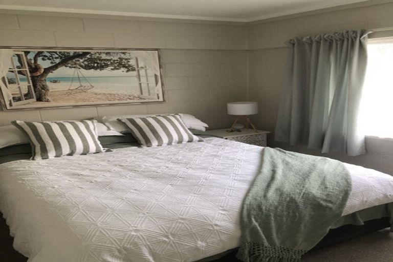 Photo of property in 4 Four Trees, Cockle Bay, Auckland, 2014
