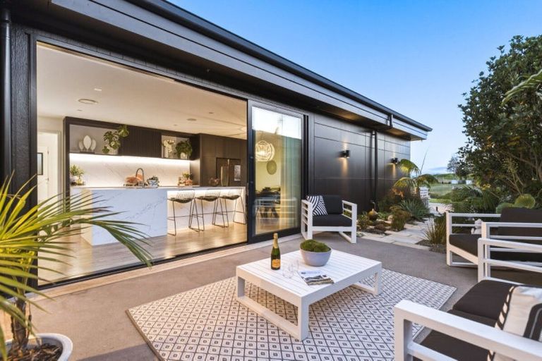 Photo of property in 33 Montia Close, Papamoa Beach, Papamoa, 3118