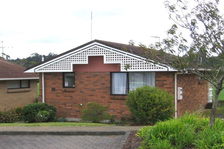 Photo of property in Shepherds Park Retirement Village, 15/2 John Bracken Way, Beach Haven, Auckland, 0626