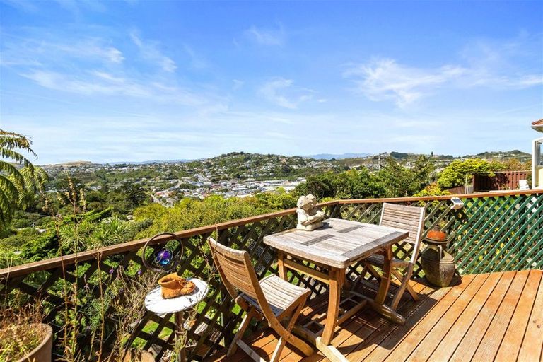 Photo of property in 98 Ironside Road, Johnsonville, Wellington, 6037