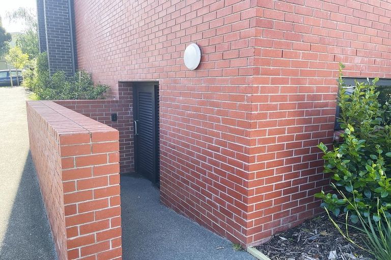 Photo of property in 25 Potter Avenue, Northcote, Auckland, 0627