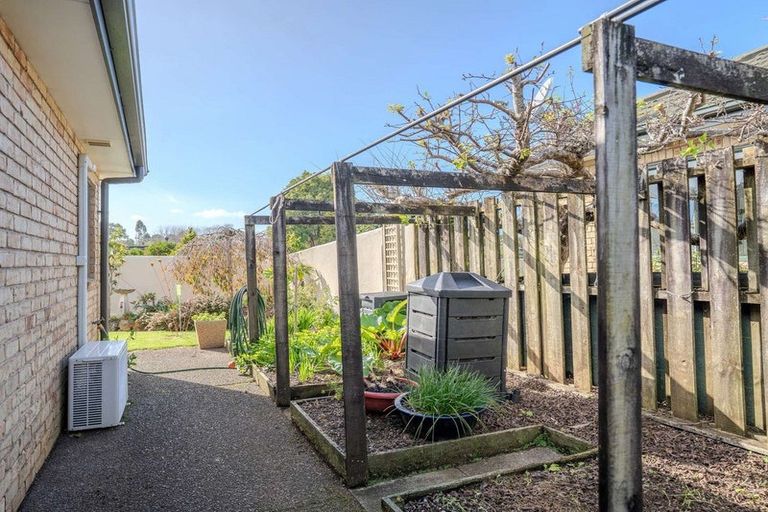 Photo of property in 21 Fairway Drive, Kerikeri, 0230