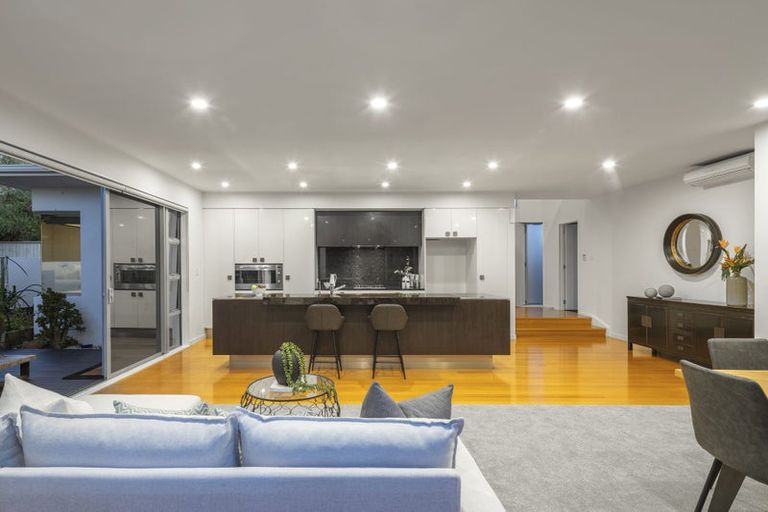 Photo of property in 10a Waterloo Road, Milford, Auckland, 0620