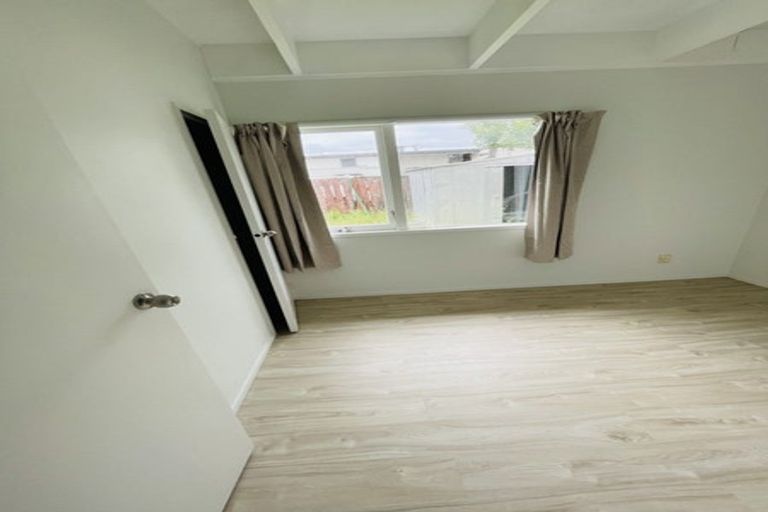 Photo of property in 7/5 Keeling Road, Henderson, Auckland, 0612