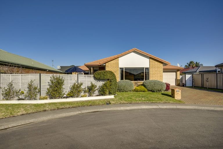 Photo of property in 12 Caulfield Place, Taradale, Napier, 4112