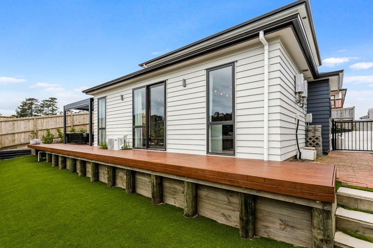 Photo of property in 7 Balthazar Road, Kumeu, 0810