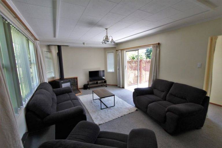 Photo of property in 16 Kenmore Place, Tokoroa, 3420