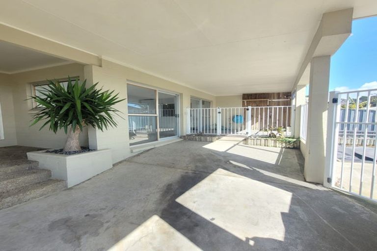 Photo of property in 3 Moera Place, Stanmore Bay, Whangaparaoa, 0932