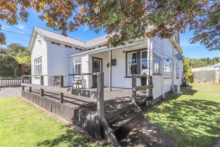 Photo of property in 9 Rata Street, Inglewood, 4330