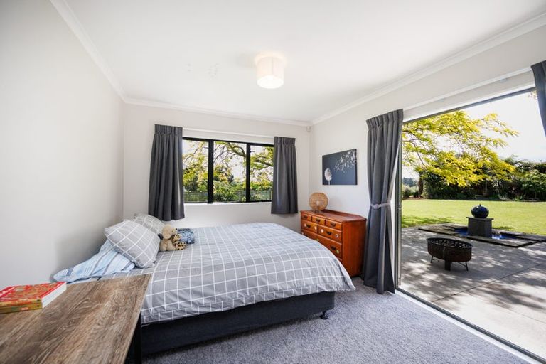 Photo of property in 27 Abby Road, Fitzherbert, Palmerston North, 4410