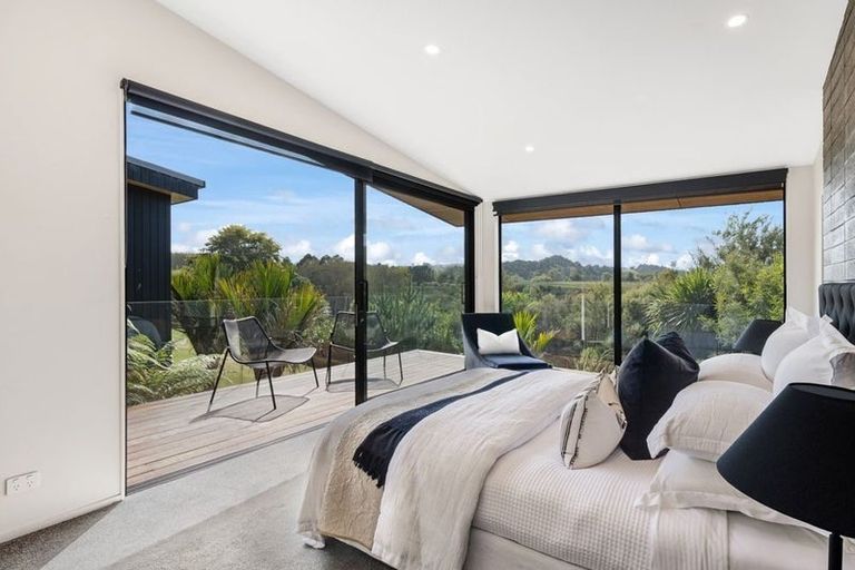 Photo of property in 27 Brownhill Road, Whitford, Manurewa, 2576