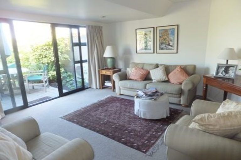 Photo of property in 12 Macmillan Avenue, Cashmere, Christchurch, 8022
