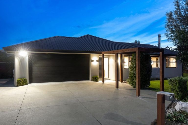Photo of property in 17 Hilton Place, Blenheim, 7201
