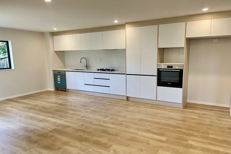 Photo of property in 45c Seon Place, Birkdale, Auckland, 0626