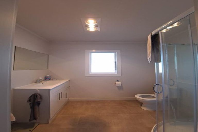 Photo of property in 9 Pukatea Street, Inglewood, 4330