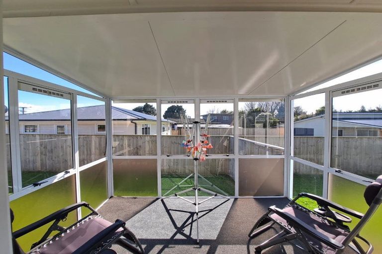 Photo of property in 9 Pukatea Street, Inglewood, 4330