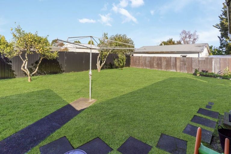 Photo of property in 82 Grove Road, Papakura, 2110