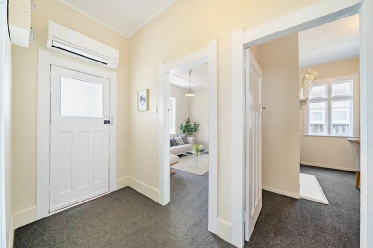 Photo of property in 37 Plunket Avenue, Petone, Lower Hutt, 5012