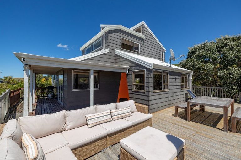Photo of property in 16 Palm Parade, Riversdale Beach, Masterton, 5872