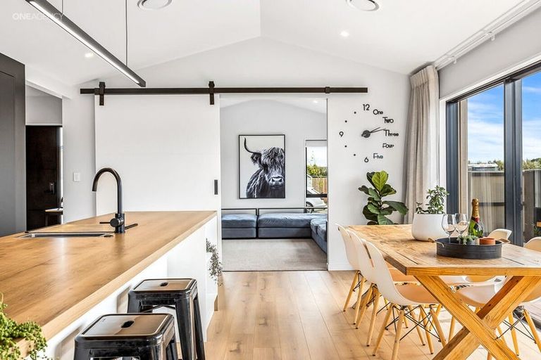 Photo of property in 12 Oakville Close, Rangiora, 7400