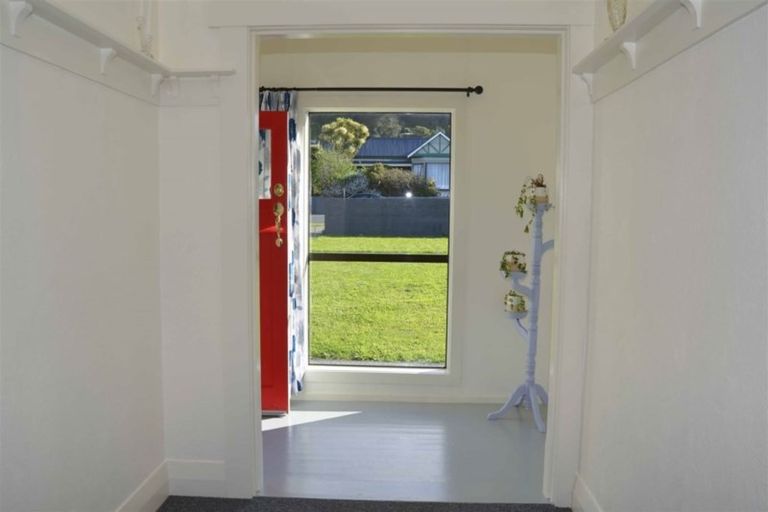Photo of property in 9 Spencer Street, Bluff, 9814