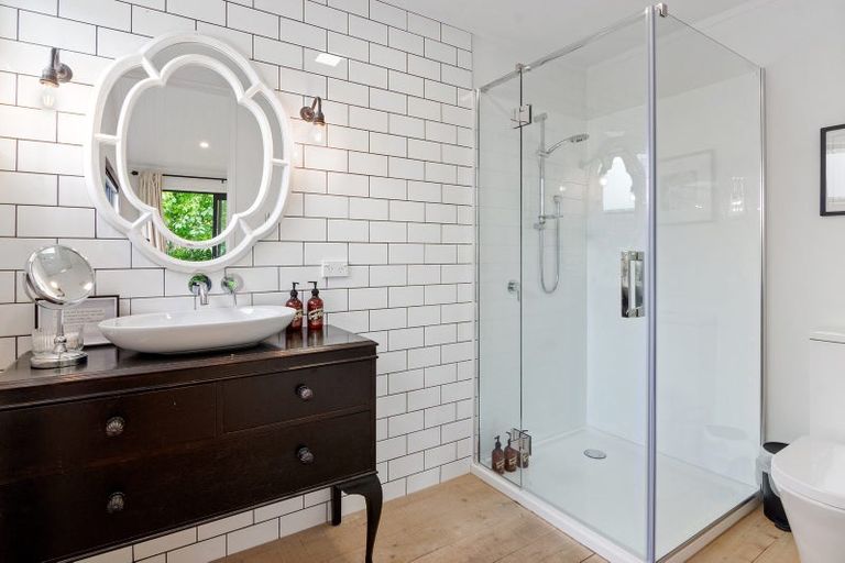 Photo of property in 2 Laly Haddon Place, Matakana, 0985