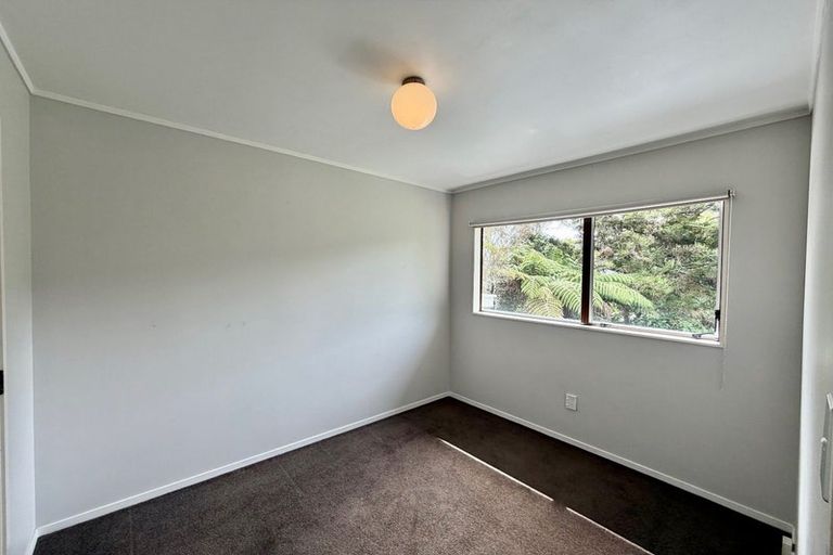 Photo of property in 2/10 Halder Place, Torbay, Auckland, 0632