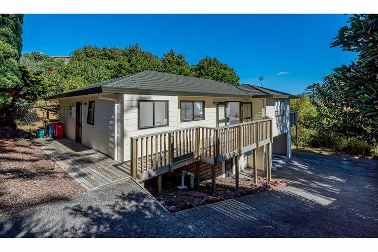 Photo of property in 1/96 Edmonton Road, Henderson, Auckland, 0612