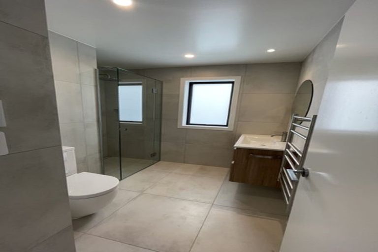 Photo of property in 16d Hamurana Place, Te Atatu Peninsula, Auckland, 0610