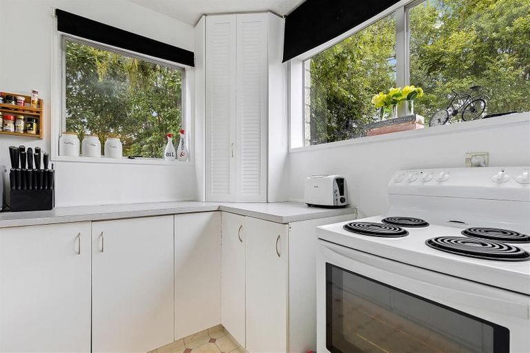 Photo of property in 3/14a Frederick Street, Waltham, Christchurch, 8011