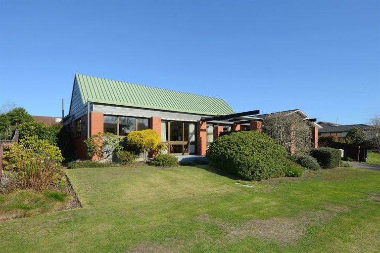 Photo of property in 11 Strathean Avenue, Avonhead, Christchurch, 8042