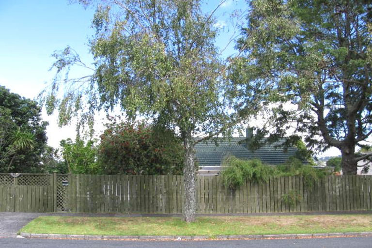 Photo of property in 1/2 Mayville Avenue, New Lynn, Auckland, 0600