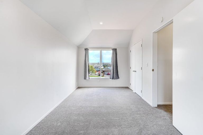 Photo of property in 3 Charles Prevost Drive, The Gardens, Auckland, 2105