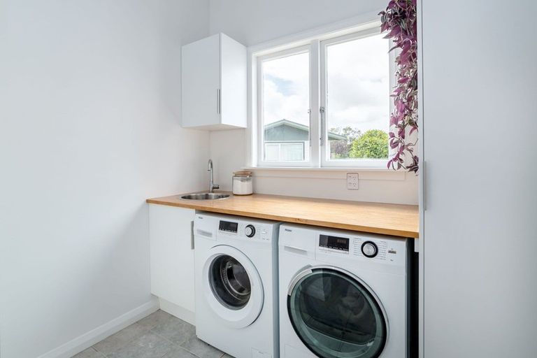 Photo of property in 19 Humphries Street, Greytown, 5712