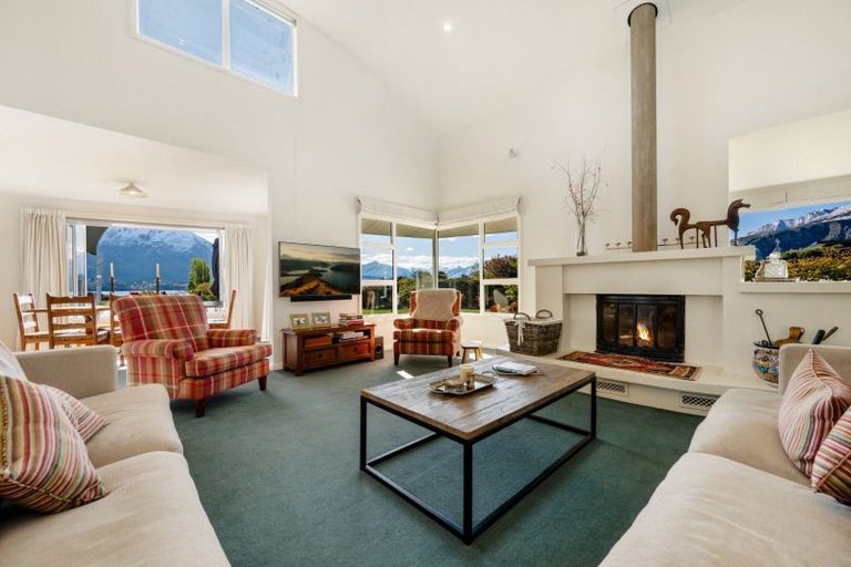 Photo of property in 302 Beacon Point Road, Wanaka, 9305