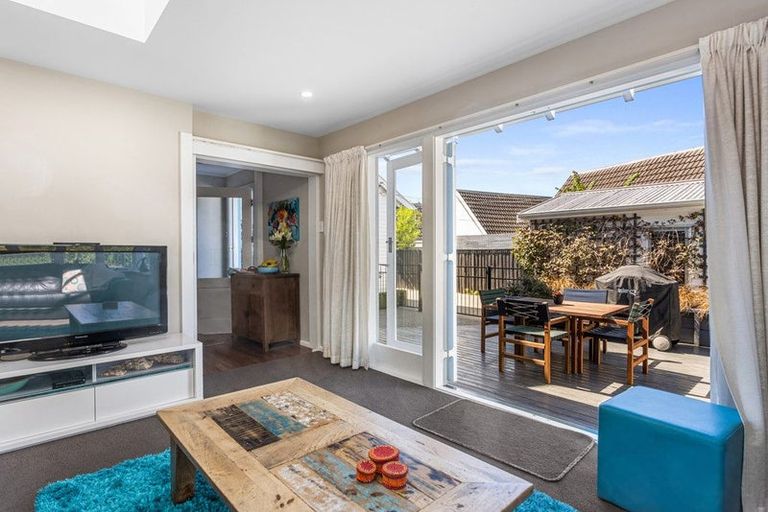 Photo of property in 98 Knowles Street, St Albans, Christchurch, 8052