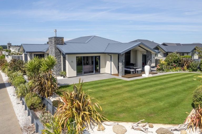 Photo of property in 3 Te Waihora Street, Pegasus, 7612