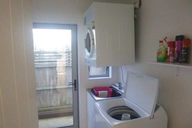 Photo of property in 64 Burnham Street, Seatoun, Wellington, 6022