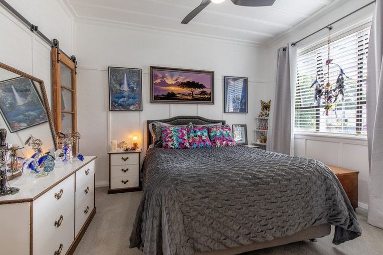 Photo of property in 13 Waverley Street, Waipawa, 4210