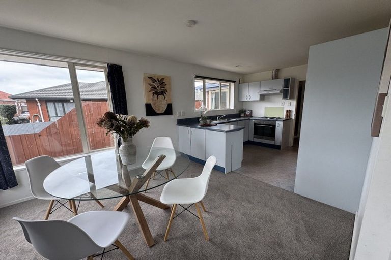 Photo of property in 17 Broadbent Street, Riccarton, Christchurch, 8041