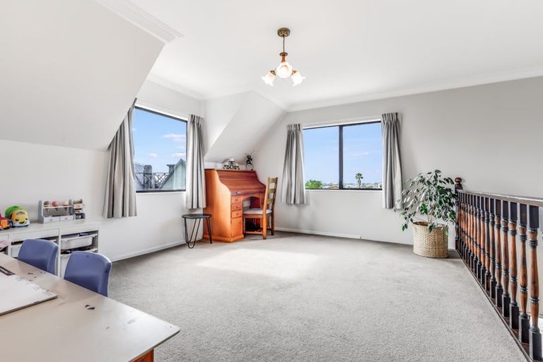 Photo of property in 19 Northview Lane, Nawton, Hamilton, 3200