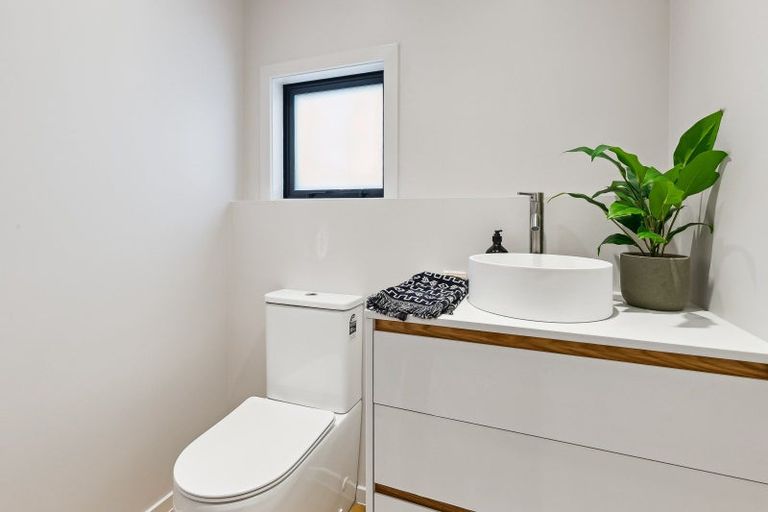 Photo of property in 365b Karori Road, Karori, Wellington, 6012