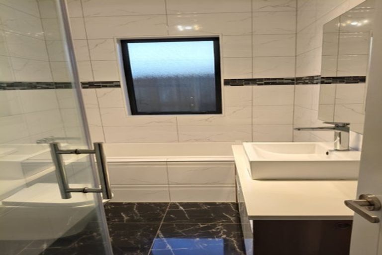 Photo of property in 3 Castlederg Drive, Flat Bush, Auckland, 2019