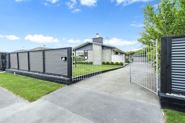 Photo of property in 27 Boston Avenue, Hornby, Christchurch, 8042