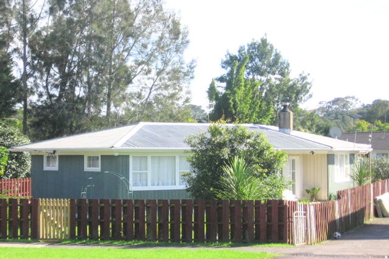 Photo of property in 137 Henderson Valley Road, Henderson, Auckland, 0612