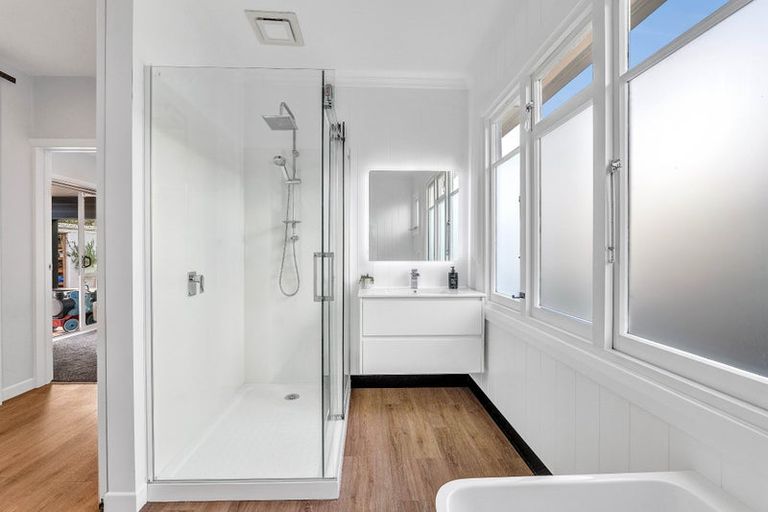 Photo of property in 113 Govett Avenue, Frankleigh Park, New Plymouth, 4310