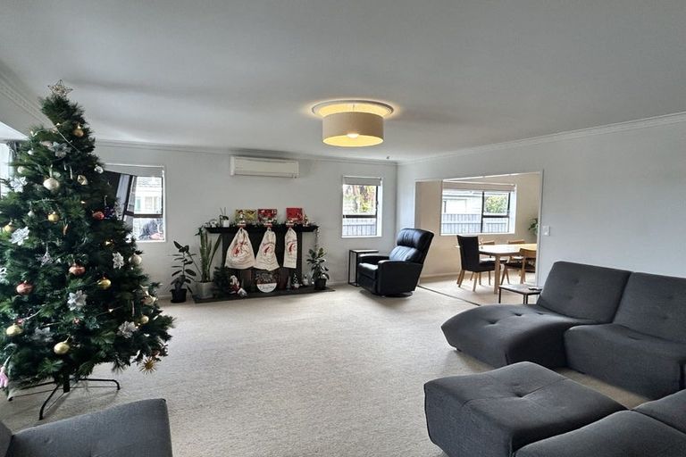 Photo of property in 5 Oriwa Street, Waikanae, 5036