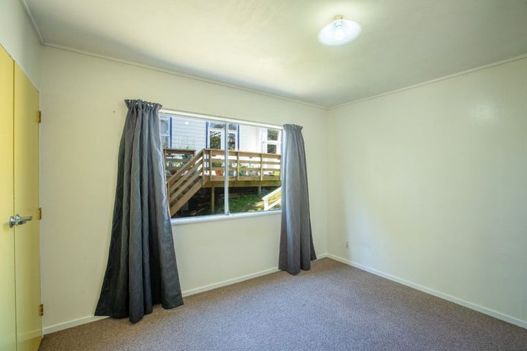 Photo of property in 12 Fairburn Grove, Johnsonville, Wellington, 6037