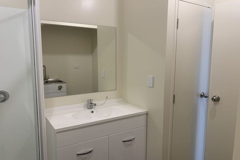 Photo of property in 15/242 Great North Road, Henderson, Auckland, 0612