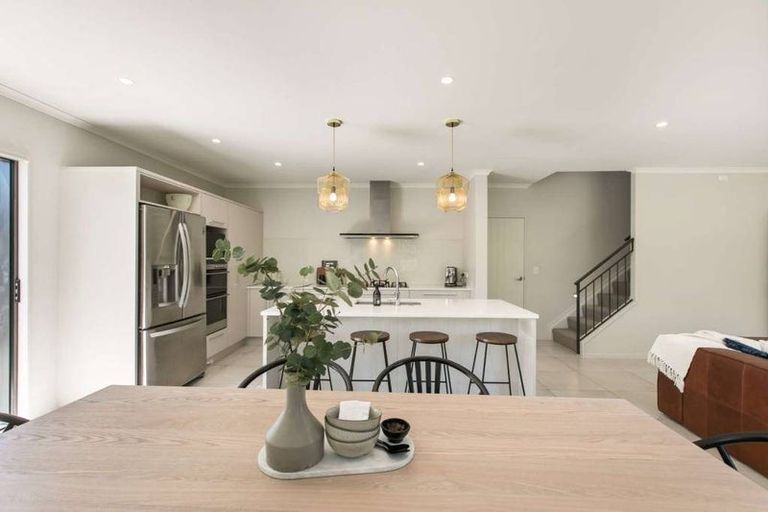 Photo of property in 41 Andalusian Way, Karaka, Papakura, 2113